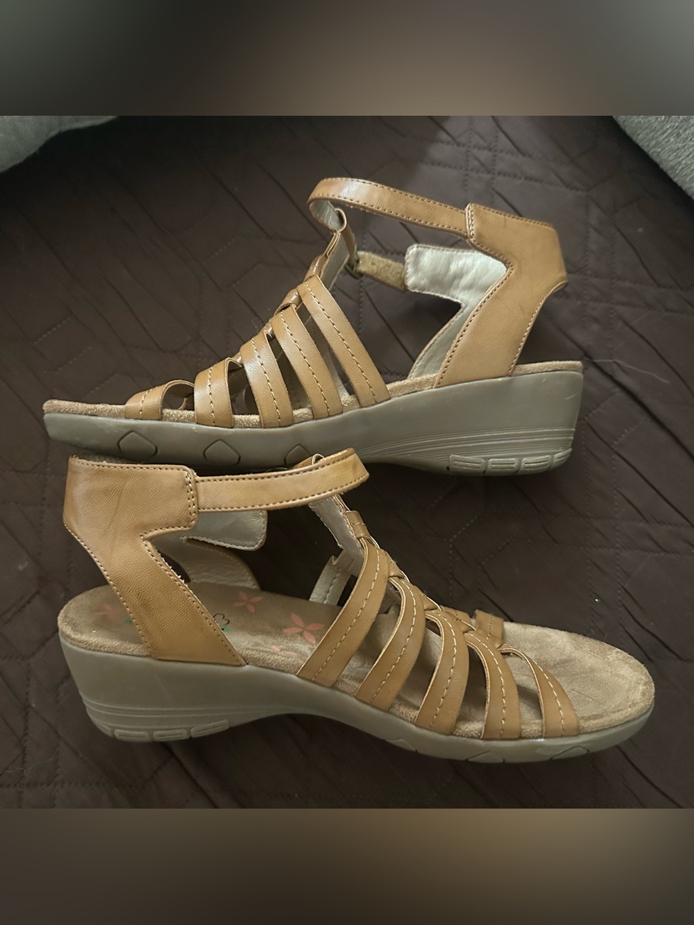 BareTraps Hanah Tan Gladiator Sandals Sz 8 Velcro Closure - Picture 7 of 9